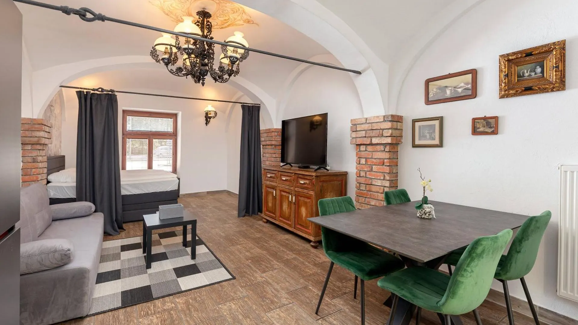 Aroma Apartments Lubiana 0*,
