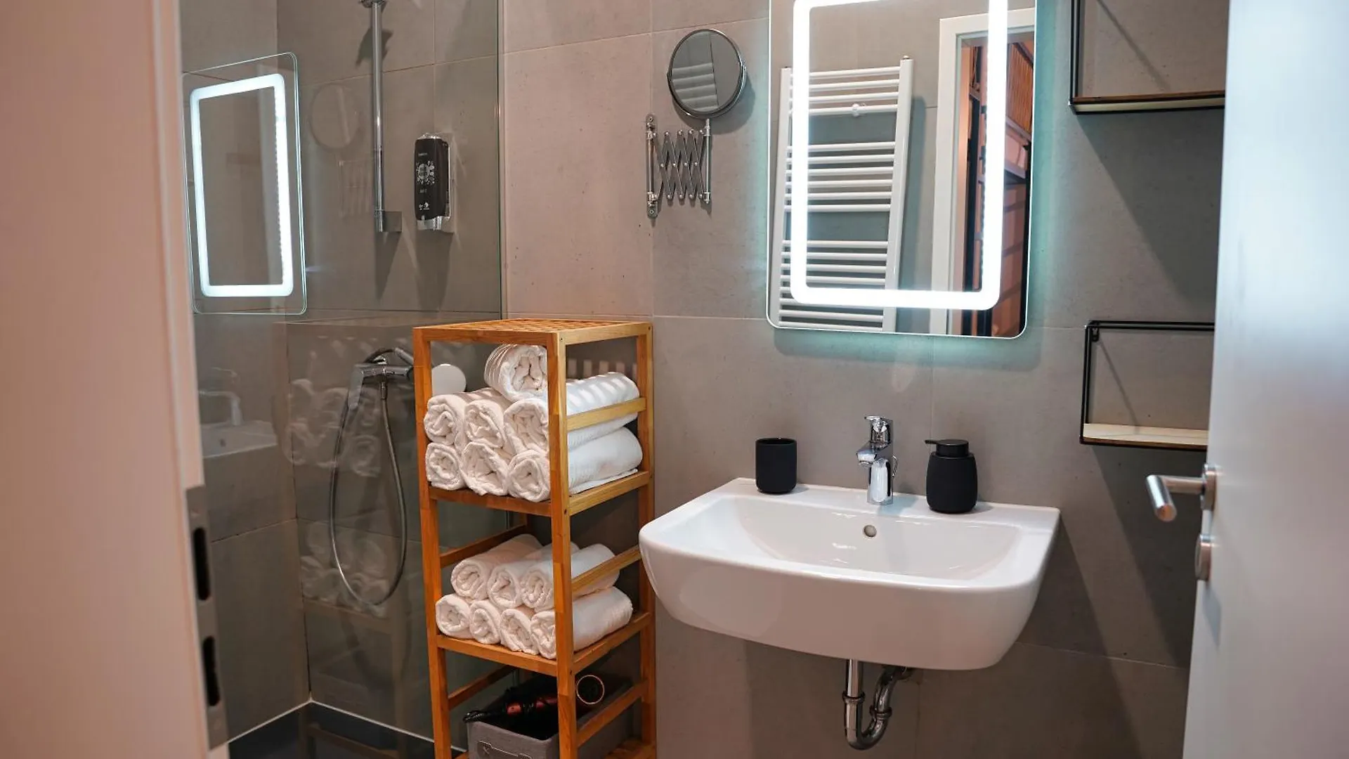 Aroma Apartments Lubiana 0*,