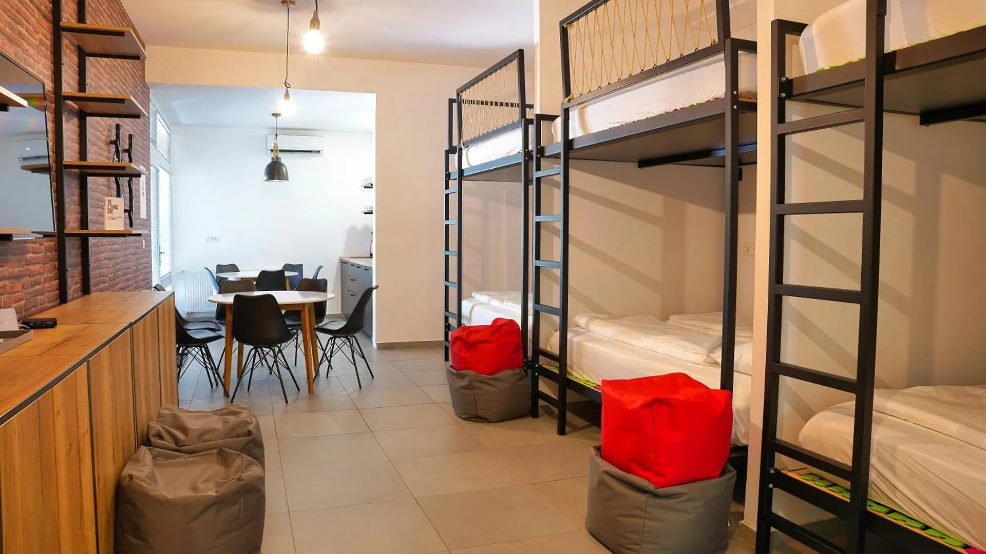 Aroma Apartments Lubiana 0*,